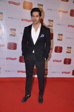 Varun Dhawan at Stardust Awards 2013 red carpet in Mumbai on 26th jan 2013 (334).JPG