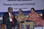 Smriti Irani at Cyber safety week - talk on cyber safety on women in WTC, Mumbai on 29th Jan 2013 (22).JPG