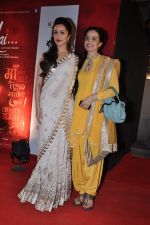 Shraddha Kapoor, Shivangi Kapoor at Mai Premiere in Mumbai on 31st Jan 2013 (81).JPG