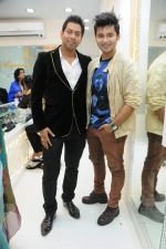Abhishek Kumar along with Aditya Singh Rajput at Amaze store in Andheri, Mumbai on 2nd Feb 2013.JPG