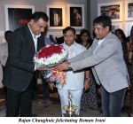 Rajan Chaughule felicitating Boman Irani.jpg