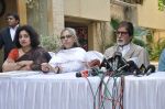Amitabh Bachchan, Jaya Bachchan pledge their support towards the girl child through Plan India at his home on 9th Feb 2013 (240).JPG