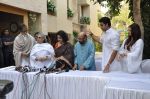 Amitabh Bachchan, Jaya Bachchan pledge their support towards the girl child through Plan India at his home on 9th Feb 2013 (247).JPG