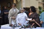 Amitabh Bachchan, Jaya Bachchan pledge their support towards the girl child through Plan India at his home on 9th Feb 2013 (250).JPG