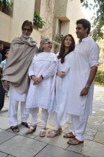 Amitabh Bachchan, Jaya Bachchan, Aishwarya Rai, Abhishek Bachchan pledge their support towards the girl child through Plan India at his home on 9th Feb 2013 (306).JPG