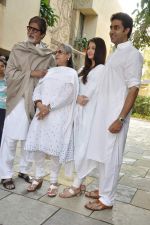 Amitabh Bachchan, Jaya Bachchan, Aishwarya Rai, Abhishek Bachchan pledge their support towards the girl child through Plan India at his home on 9th Feb 2013 (312).JPG