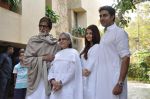 Amitabh Bachchan, Jaya Bachchan, Aishwarya Rai, Abhishek Bachchan pledge their support towards the girl child through Plan India at his home on 9th Feb 2013 (320).JPG