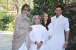 Amitabh Bachchan, Jaya Bachchan, Aishwarya Rai, Abhishek Bachchan pledge their support towards the girl child through Plan India at his home on 9th Feb 2013 (51).JPG