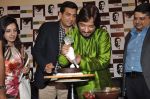 Roop Kumar Rathod, Sanjeev Kapoor at Sanjeev Kapoor_s Aah Chocolate Book Launch in Mumbai on 12th Feb 2013 (63).JPG