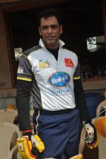 Samir Kochhar with Mumbai Heroes practice for CCL match in Mumbai on 12th feb 2013 (45).JPG