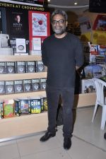 R Balki at the launch of Shatrujeet Nath_s book The Karachi Deception in Crossword, Mumbai on 13th Feb 2013 (11).JPG