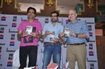 Manoj Bajpai, Neeraj Pandey, Anupam Kher at Special 26 book launch in Landmark, Mumbai on 15th Feb 2013 (52).JPG