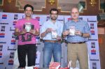 Manoj Bajpai, Neeraj Pandey, Anupam Kher at Special 26 book launch in Landmark, Mumbai on 15th Feb 2013 (56).JPG