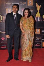 at Star Guild Awards red carpet in Mumbai on 16th Feb 2013 (165).JPG