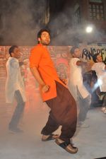 Jackky Bhagnani promotes Rangrezz at Lalbaugh Ka Raja in Mumbai on 19th Feb 2013 (77).JPG