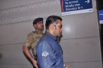 Salman Khan leaves for Dubai in Mumbai on 22nd Feb 2013 (2).JPG