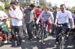 Salman Khan on Bicycle to celebrate car free day in Mumbai on 24th Feb 2013 (4).JPG