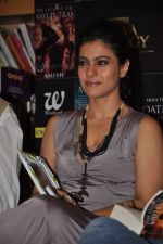 Kajol at the book launch of The Oath Of Vayuputras by Amish in Mumbai on 26th Feb 2013 (6).JPG