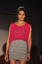 Bipasha Basu unveils Promart_s new look in Mehboob, Bandra, Mumbai on 27th Feb 2013 (33).JPG