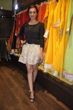 Evelyn Sharma at designer Sonam M store in Lower Parel, Mumbai on 27th Feb 2013 (17).JPG