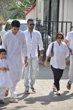 Rohit Roy at sonu nigam_s mom_s funeral in Mumbai on 1st March 2013 (176).JPG