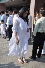 at sonu nigam_s mom_s funeral in Mumbai on 1st March 2013 (119).JPG