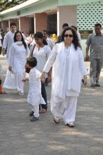 at sonu nigam_s mom_s funeral in Mumbai on 1st March 2013 (164).JPG