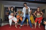 Jackky Bhagnani unveils Rangrezz Gangnam video at Dharavi slums in Mumbai on 4th March 2013 (10).JPG