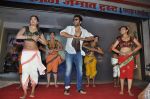 Jackky Bhagnani unveils Rangrezz Gangnam video at Dharavi slums in Mumbai on 4th March 2013 (2).JPG