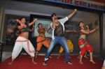 Jackky Bhagnani unveils Rangrezz Gangnam video at Dharavi slums in Mumbai on 4th March 2013 (7).JPG