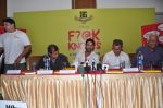 Yuvraj Singh, Shailendra Singh at the launch of Shailendra Singh_s new book in Mumbai on 4th March 2013 (155).JPG