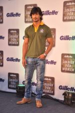 Vidyut Jamwal at Gillette promotional event in Fort, Mumbai on 8th March 2013 (37).JPG