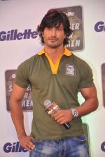 Vidyut Jamwal at Gillette promotional event in Fort, Mumbai on 8th March 2013 (7).JPG