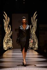 Model walks the ramp for Namrata Joshipura Show at Wills Lifestyle India Fashion Week 2013 Day 1 in Mumbai on 13th March 2013 (65).JPG