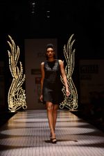 Model walks the ramp for Namrata Joshipura Show at Wills Lifestyle India Fashion Week 2013 Day 1 in Mumbai on 13th March 2013 (71).JPG