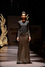 Model walks the ramp for Namrata Joshipura Show at Wills Lifestyle India Fashion Week 2013 Day 1 in Mumbai on 13th March 2013 (78).JPG