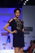 Model walks the ramp for Surily Goel Show at Wills Lifestyle India Fashion Week 2013 Day 1 in Mumbai on 13th March 2013 (26).JPG