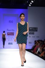 Model walks the ramp for Surily Goel Show at Wills Lifestyle India Fashion Week 2013 Day 1 in Mumbai on 13th March 2013 (40).JPG
