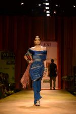 Model walks the ramp for Tarun Tahiliani Show at Wills Lifestyle India Fashion Week 2013 Day 2 in Mumbai on 14th March 2013 (26).JPG