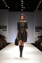 Model walks the ramp for Sanchita Show at Wills Lifestyle India Fashion Week 2013 Day 4 in Mumbai on 16th March 2013 (27).JPG