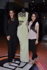 Raveena Tandon unveils Sonaakshi Raaj_s couture line From Eden With Love in Mumbai on 15th March 2013 (17).JPG
