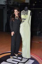 Raveena Tandon unveils Sonaakshi Raaj_s couture line From Eden With Love in Mumbai on 15th March 2013 (7).JPG