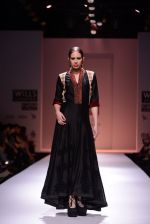 Model walks the ramp for Virtues Show at Wills Lifestyle India Fashion Week 2013 Day 5 in Mumbai on 17th March 2013 (73).JPG