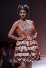 Model walks the ramp for Rehane Show at Wills Lifestyle India Fashion Week 2013 Day 5 in Mumbai on 17th March 2013 (91).JPG