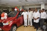 Sachin Ahir launches Mahindra_s eco car in Parel, Mumbai on 19th March 2013 (26).JPG
