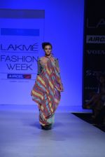 Model walk the ramp for Debarun Show at Lakme Fashion Week 2013 Day 1 in Grand Hyatt, Mumbai on 22nd March 2013 (26).JPG
