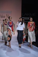 Model walk the ramp for Suhani Pittie Show at Lakme Fashion Week 2013 Day 1 in Grand Hyatt, Mumbai on 22nd March 2013 (60).JPG