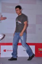 Aamir Khan snapped in a Pink Floyd T-shirt at Microsoft event in Trident, Mumbai on 30th March 2013 (3).JPG