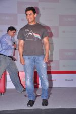Aamir Khan snapped in a Pink Floyd T-shirt at Microsoft event in Trident, Mumbai on 30th March 2013 (5).JPG