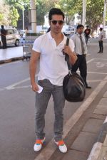 Varun Dhawan leave for charity match in Delhi Airport on 30th March 2013 (43).JPG